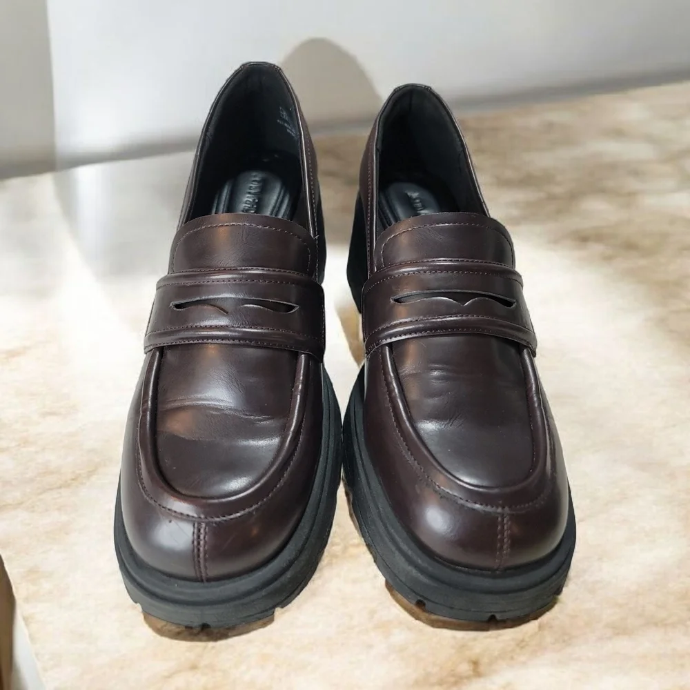 Jenn Ardor Womans Size 9.5 Stylish Brown Loafers. Penny Loafers Style.